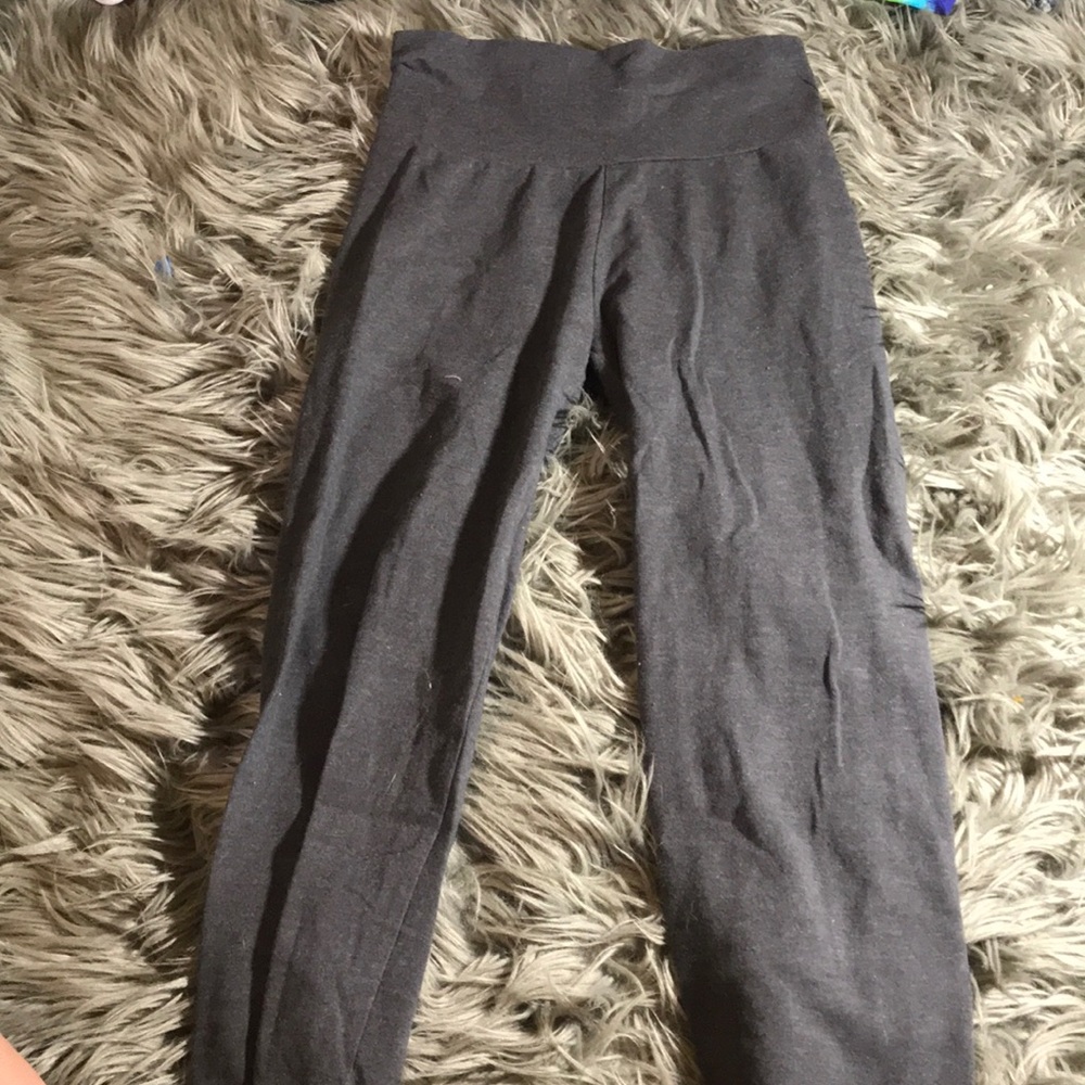 grey leggings